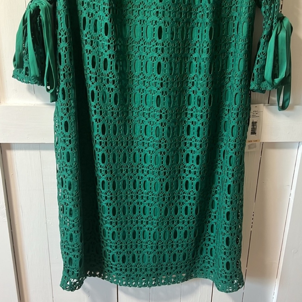 R&K Green Tie Front Midi Dress with 3/4 Sleeves - Picture 5 of 7